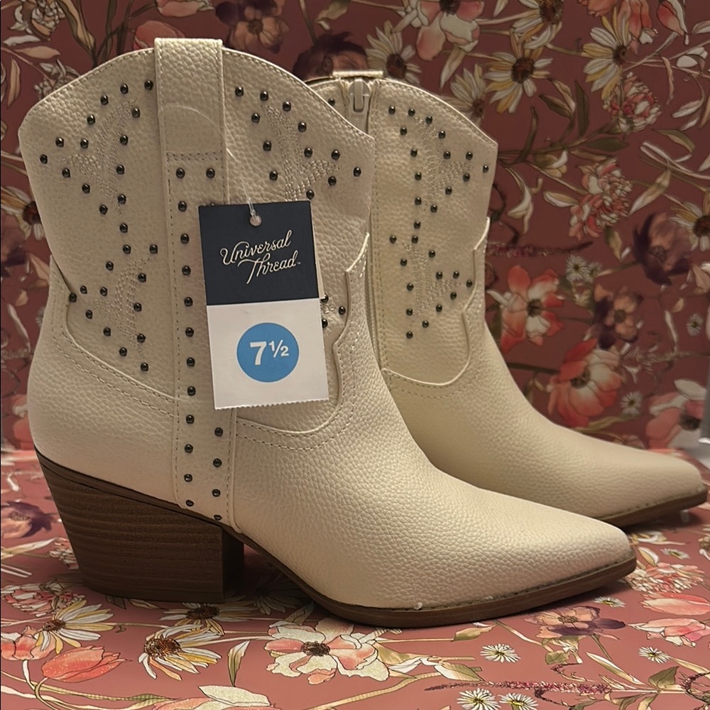 Universal Thread Women's White Western Boots size 7 1/2